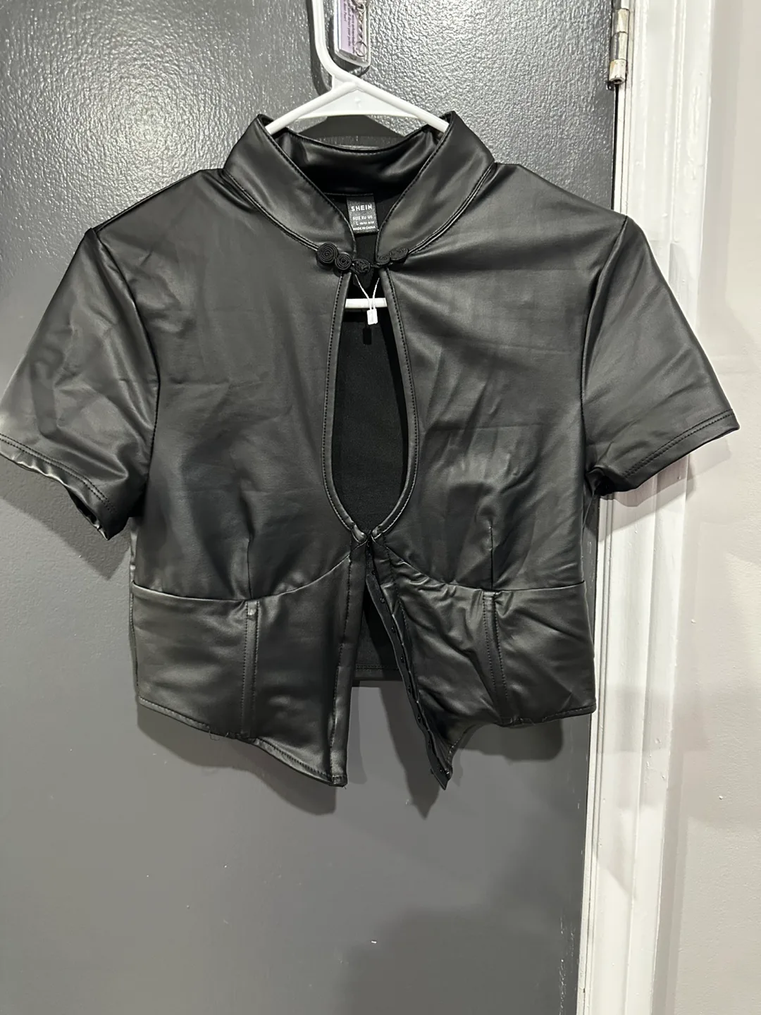 SHEIN Black Faux Leather Mandarin Collar Cropped Top Size L thumbnail