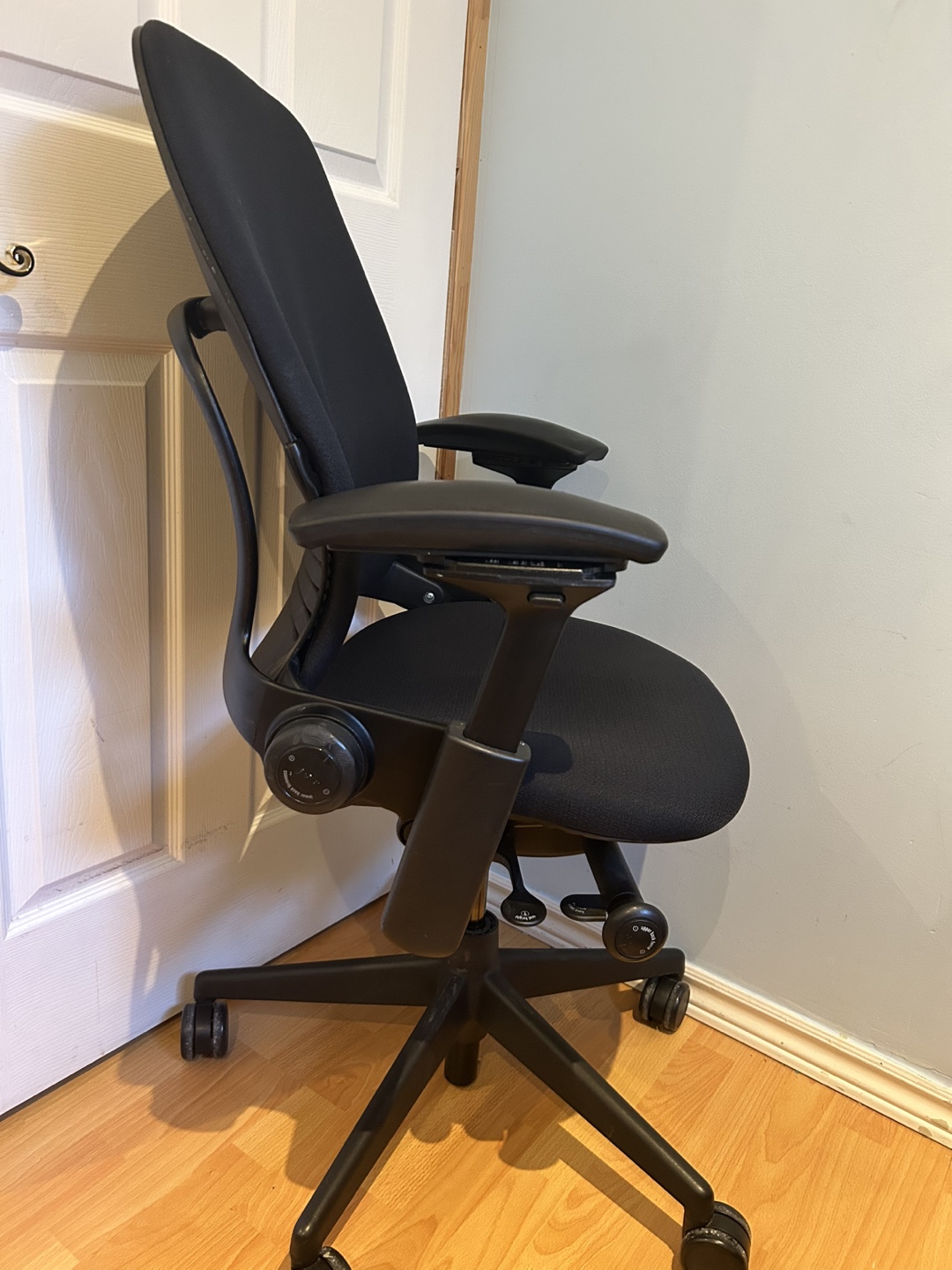 Steelcase Leap V2 Chair - photo 2