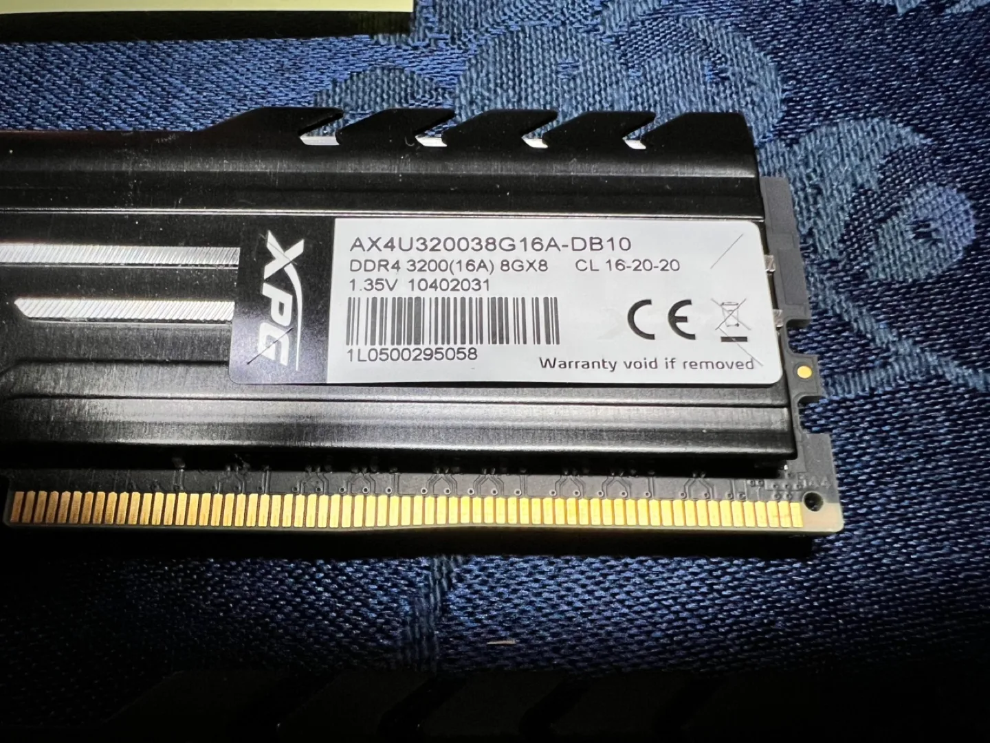 XPG Gammix D10 DDR4 3200MHz 16GB (2x8GB) RAM image indicator(2)