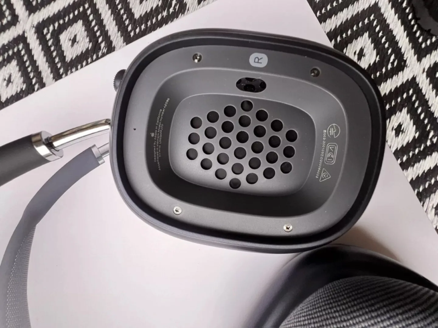 Apple AirPods Max Headphones with Smart Case - Space Gray image indicator(6)