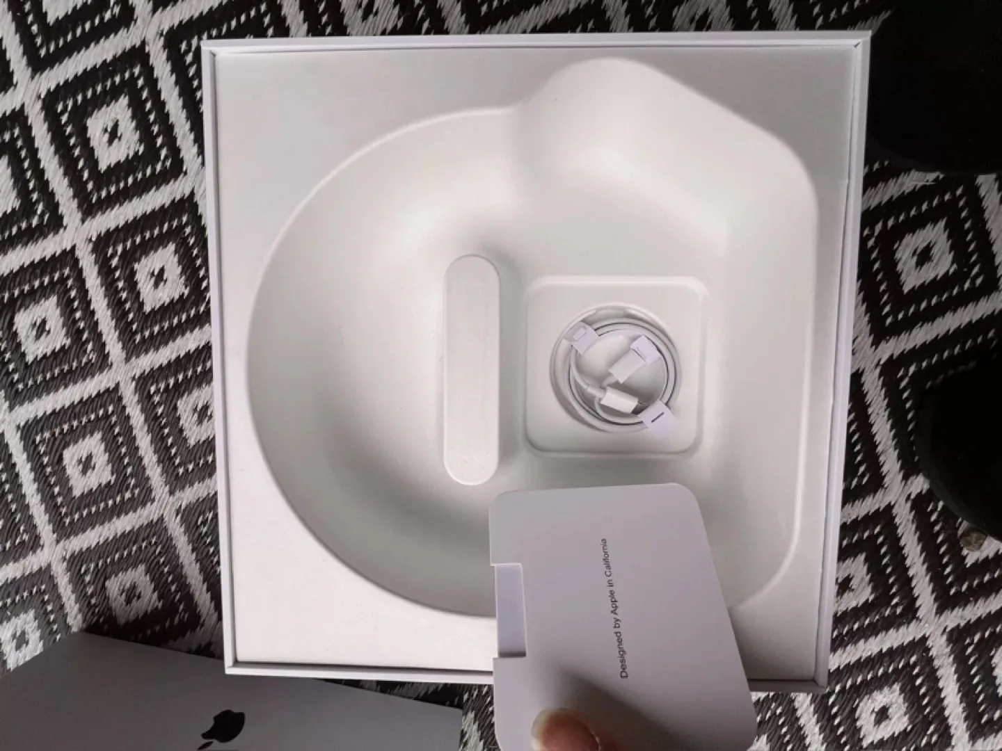 Apple AirPods Max Headphones with Smart Case - Space Gray image indicator(4)