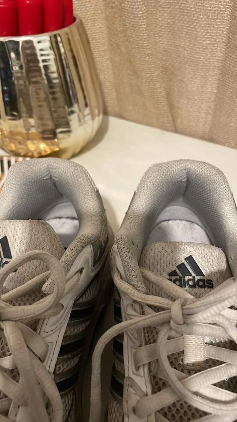 Adidas Running Shoes - Size 7 image indicator(5)