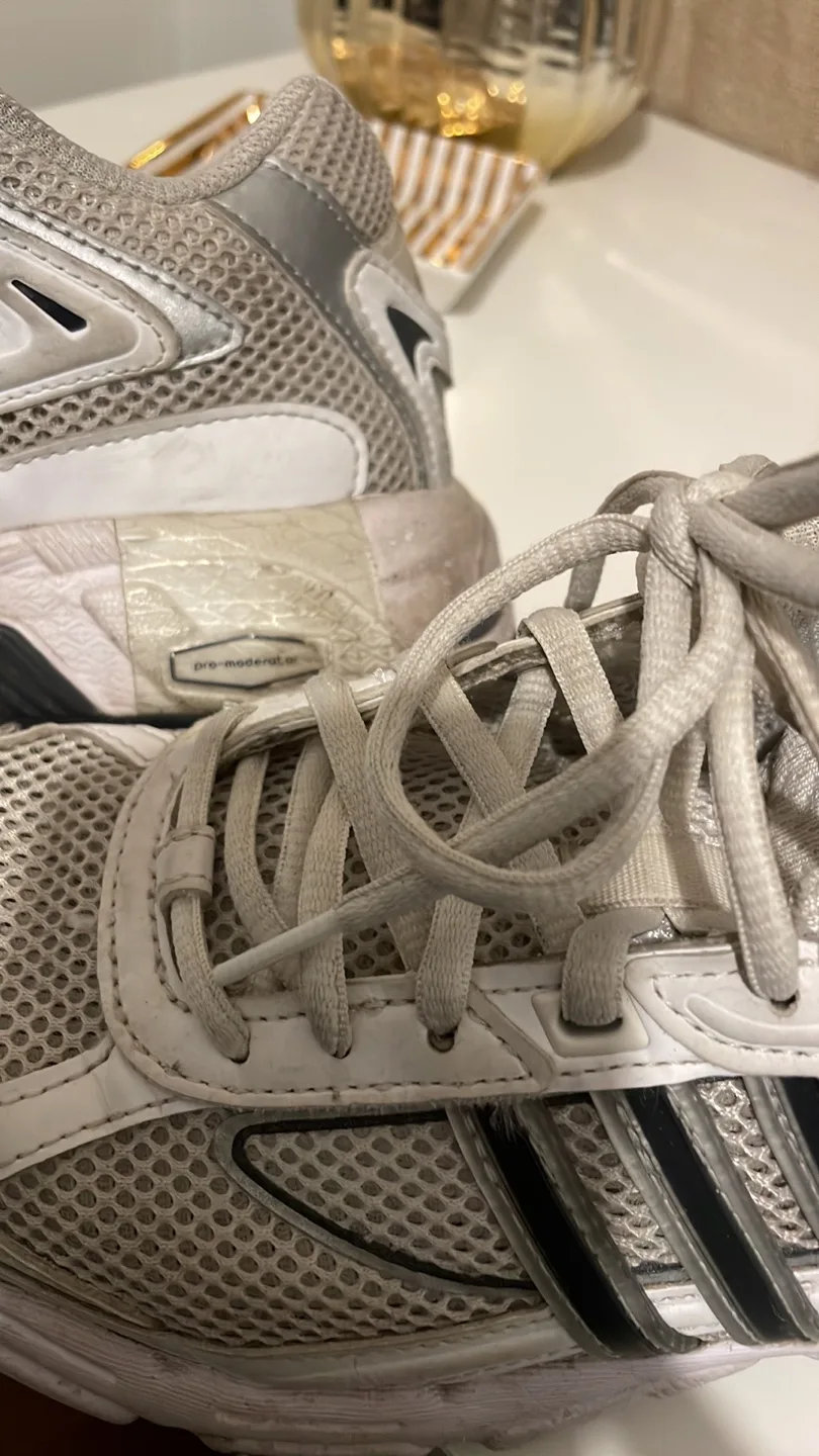 Adidas Running Shoes - Size 7 image indicator(7)