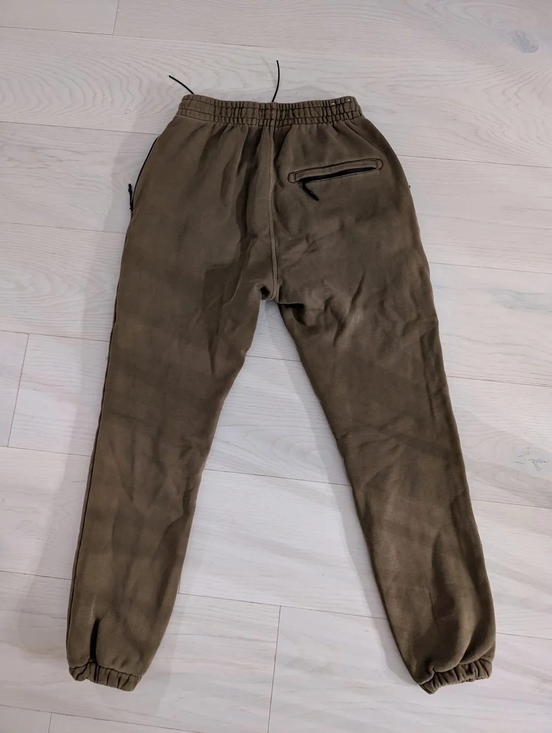 New Brown men’s Sweatpants image indicator(2)