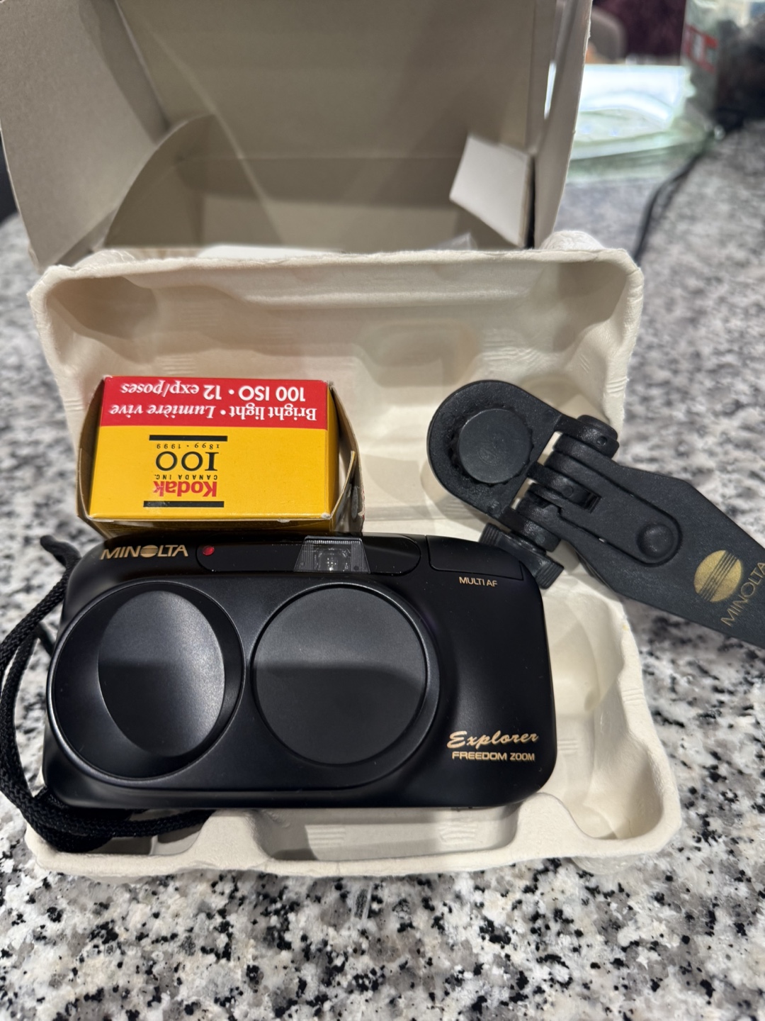 Minolta Freedom Zoom 200M 35mm Film Camera with Kodak Film
