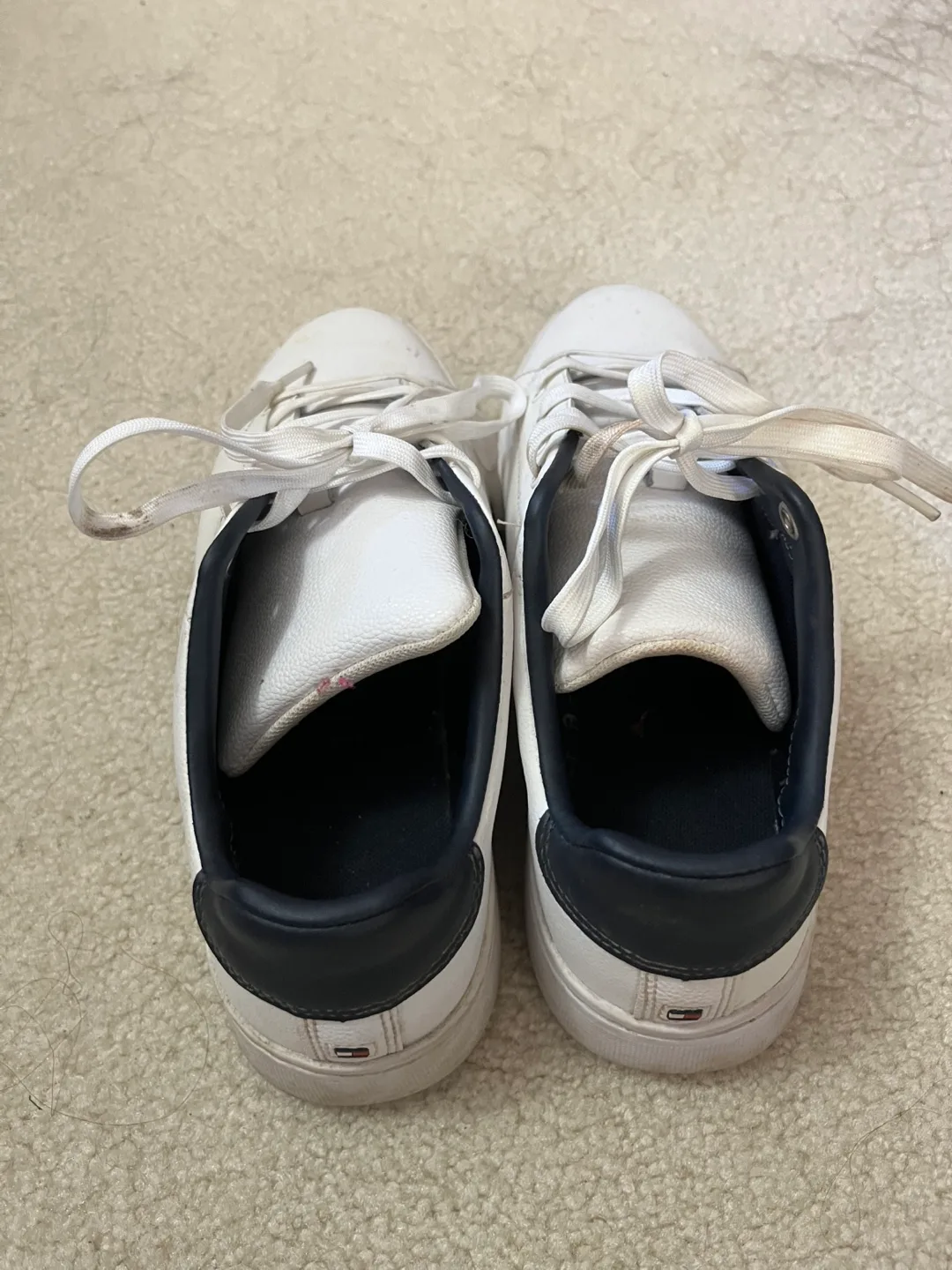 Tommy Hilfiger White Leather Sneakers image indicator(2)