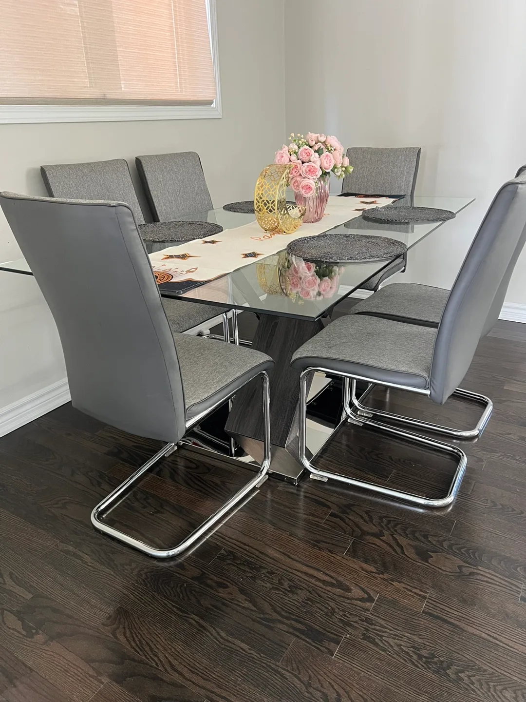 Modern Glass Top Dining Table with 6 Grey Chairs image indicator(2)