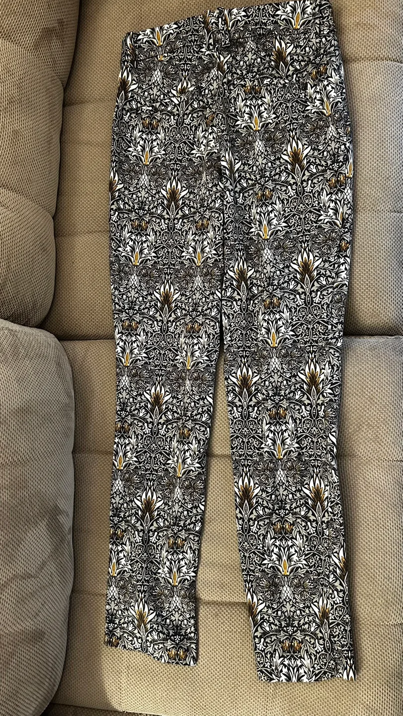 H&M Morris & Co. Plain & patterned pants - size 4 image indicator(5)