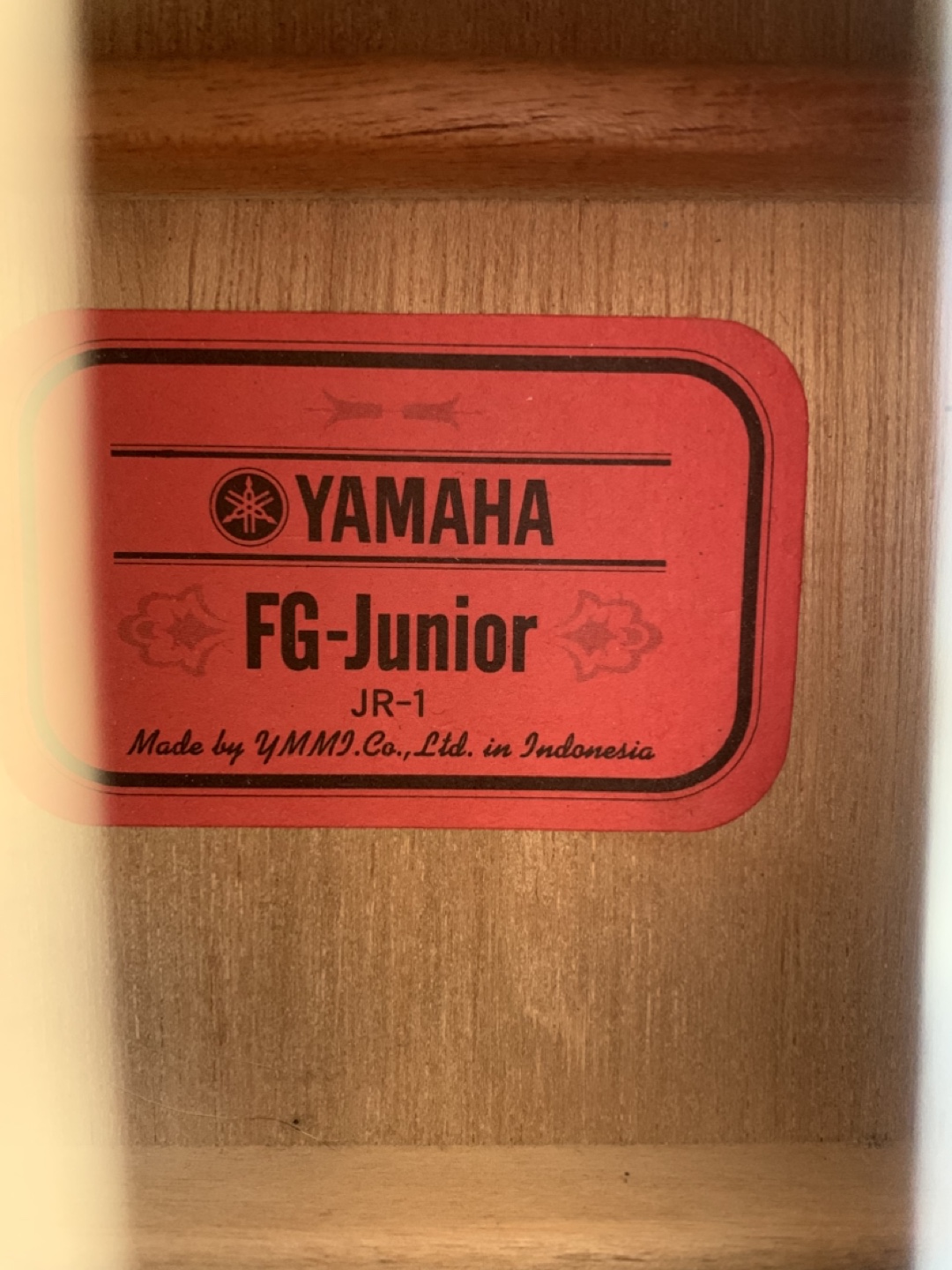 Yamaha FG-Junior JR-1 Acoustic Guitar - photo 2