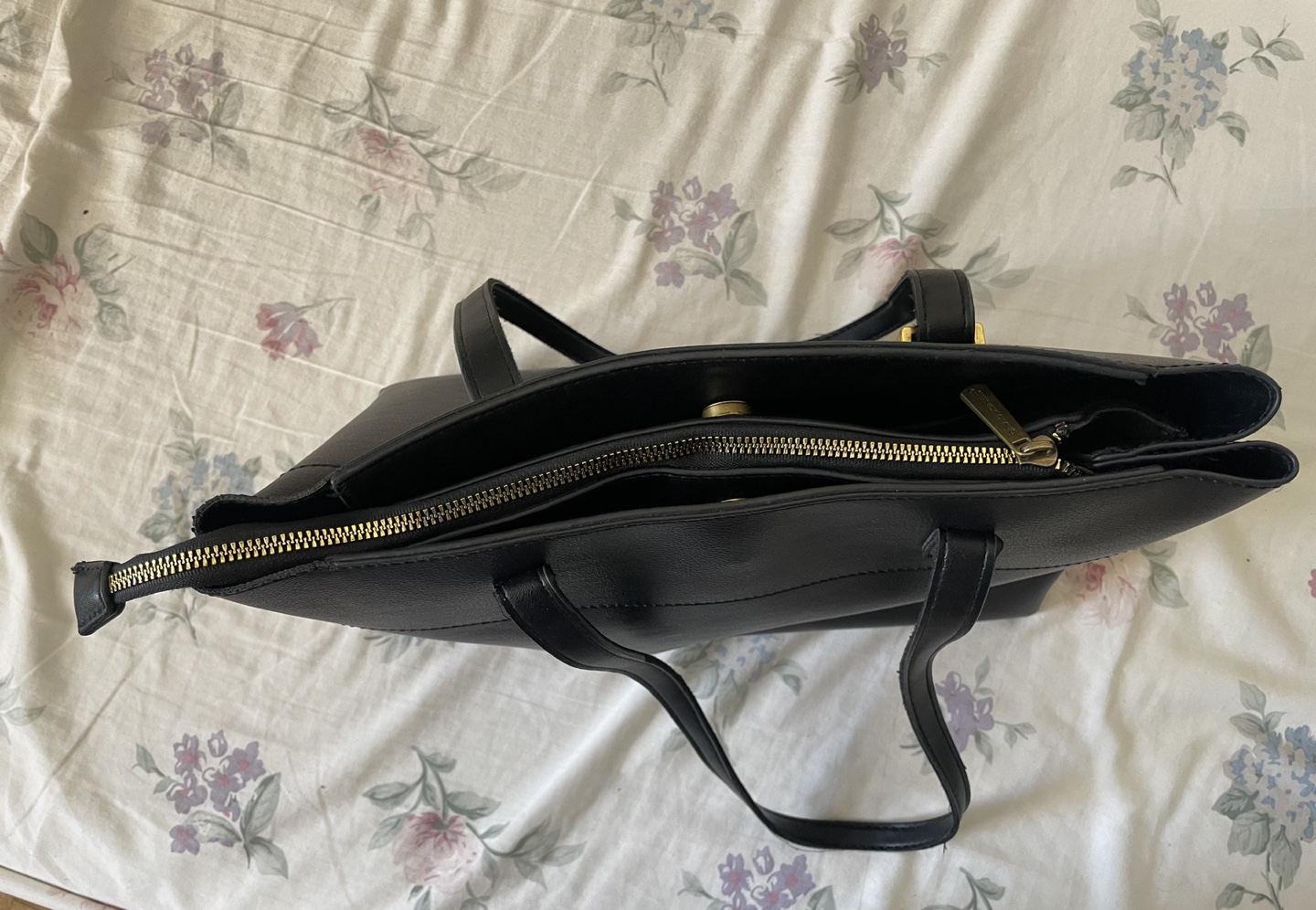 Daniel Jones Paris Black Tote Bag | Karrot Daniel Jones Paris Black Tote Bag | Karrot