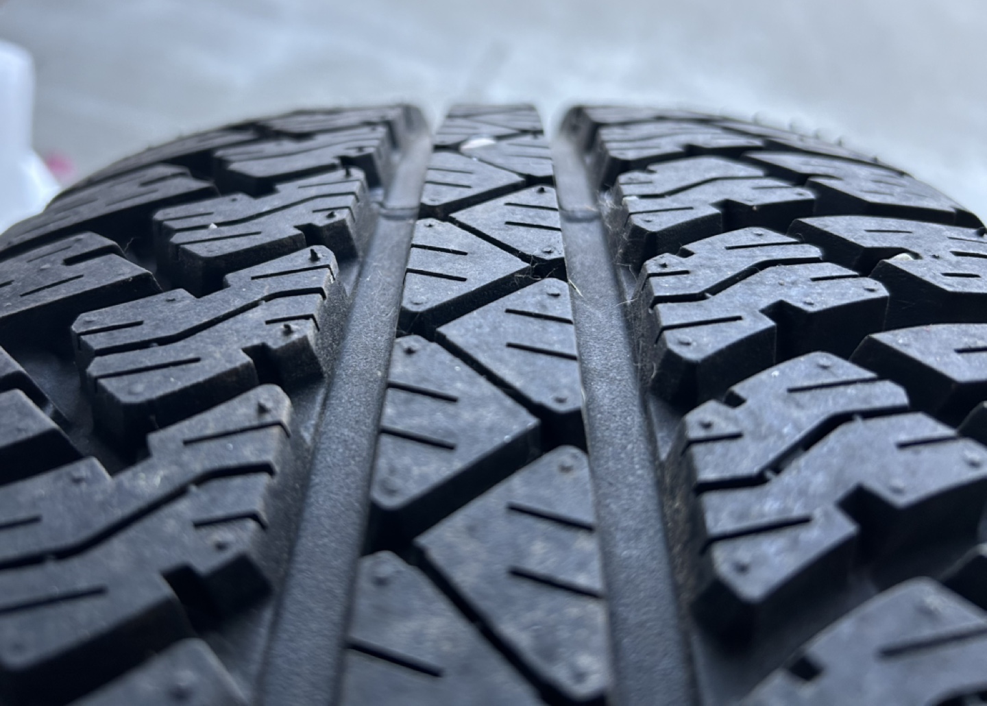 255/70R18 Bridgestone Tire on new Rim - Like new - photo 2