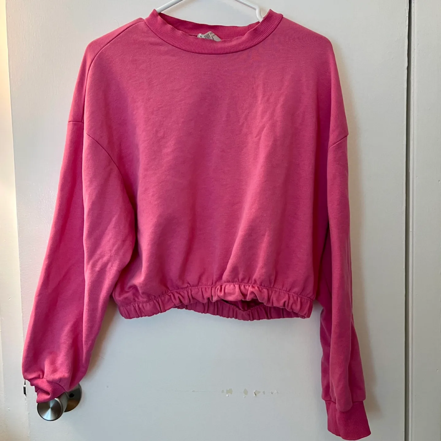 Cropped Hot Pink Sweatshirt image indicator(2)
