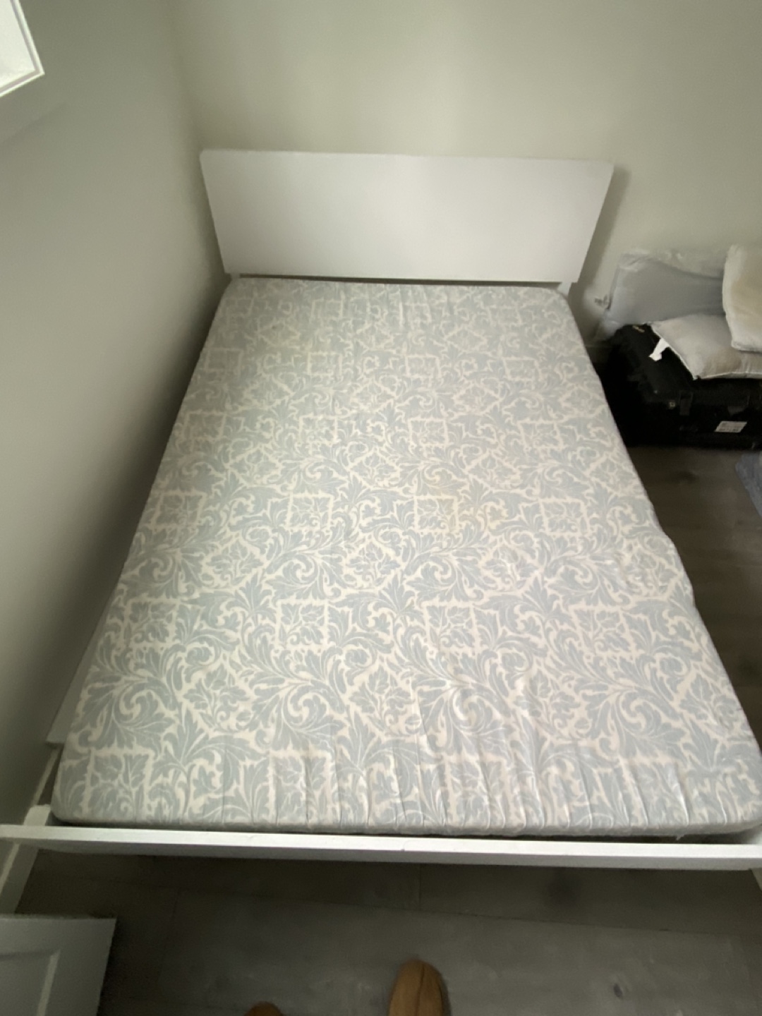 Double bed plus sheets and comforter