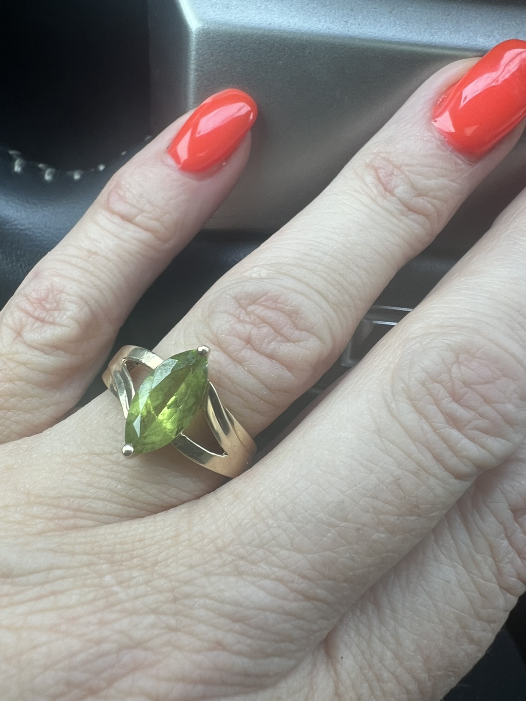 14 k Marquise-cut Peridot Ring in Gold Setting