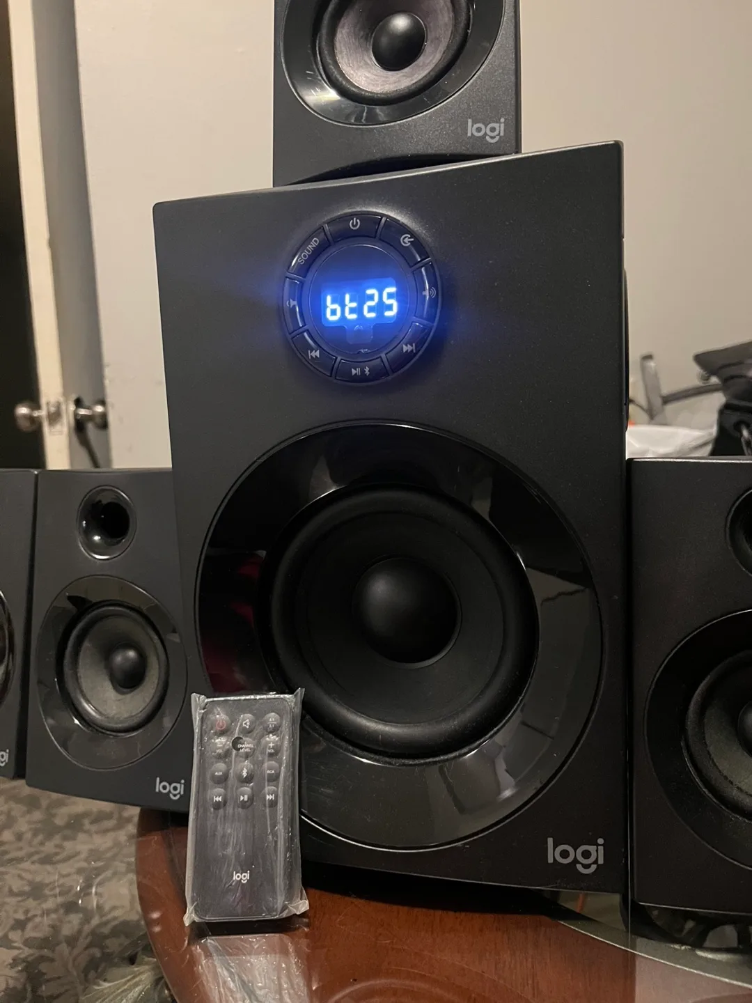 Logitech Z607 5.1 Surround Sound Speaker System image indicator(5)