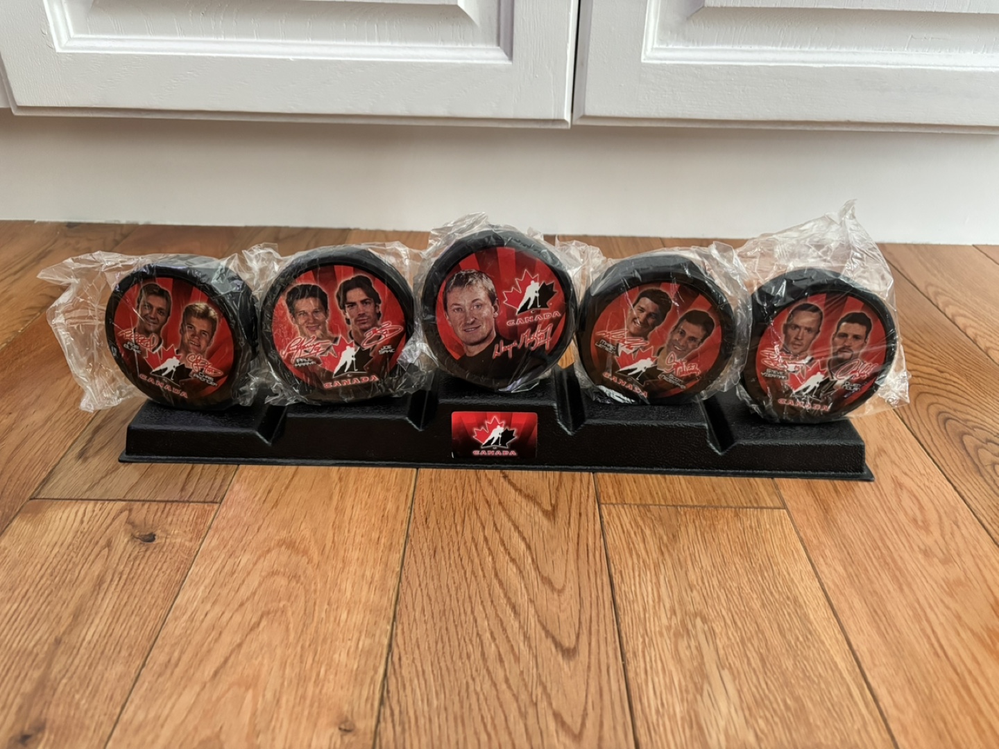 2002 McDonald’s Team Canada Hockey Pucks w/Stand-Brand New