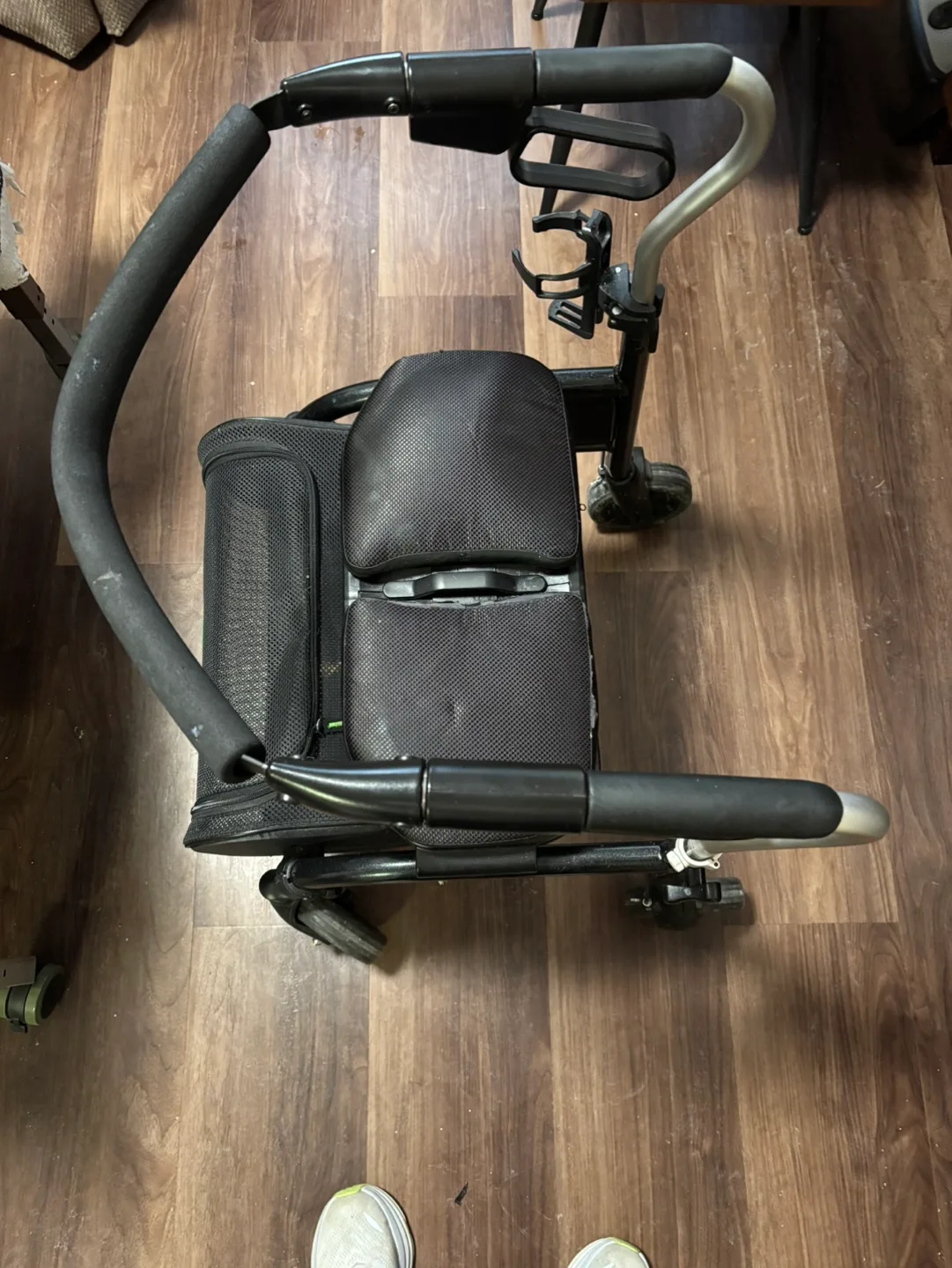 Rollator Walker with Seat and Storage image indicator(3)