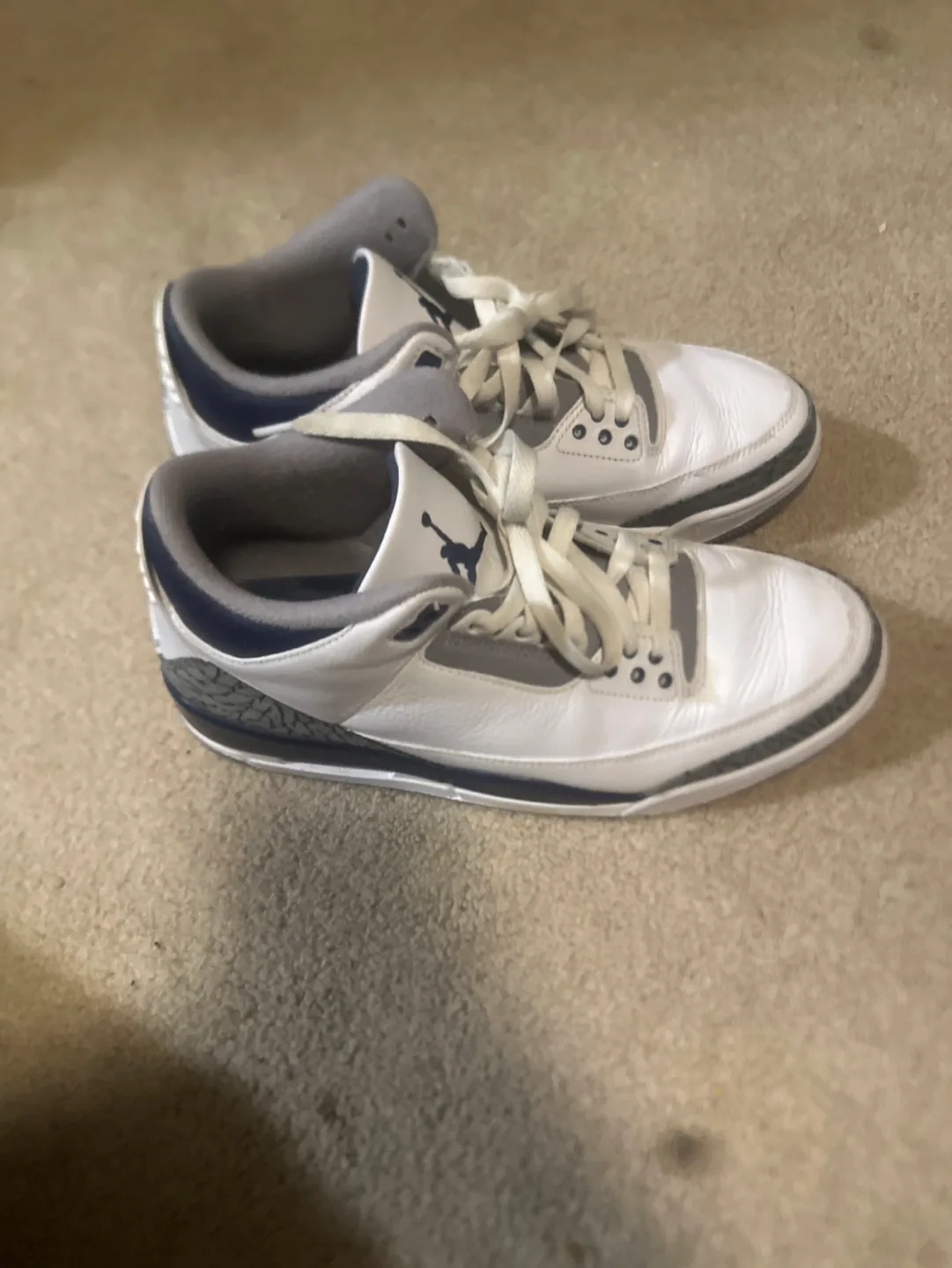 Air Jordan 3 Retro Sneakers image indicator(3)