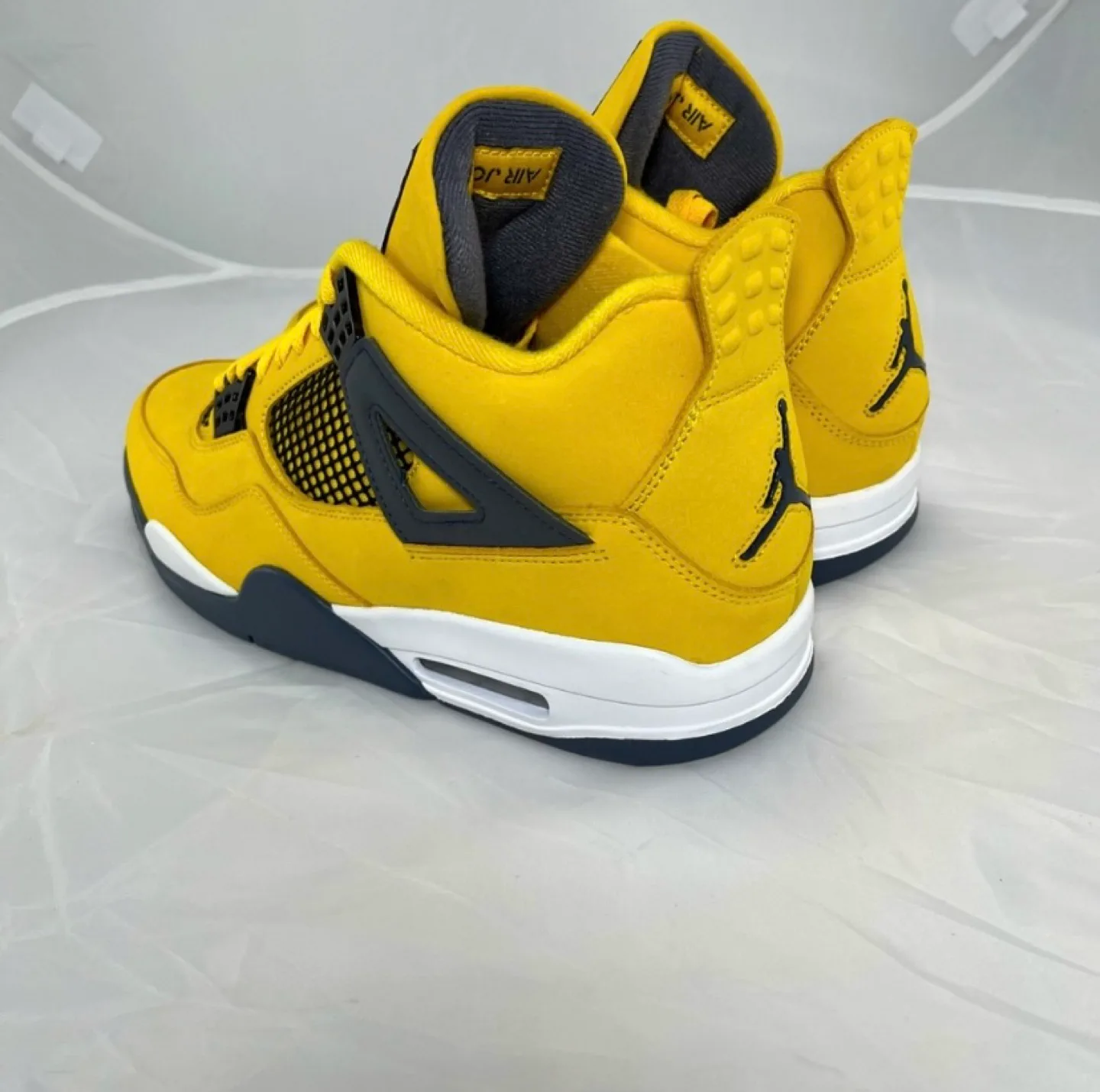 Air Jordan 4 Retro "Tour Yellow” US Size 9.5 image indicator(3)