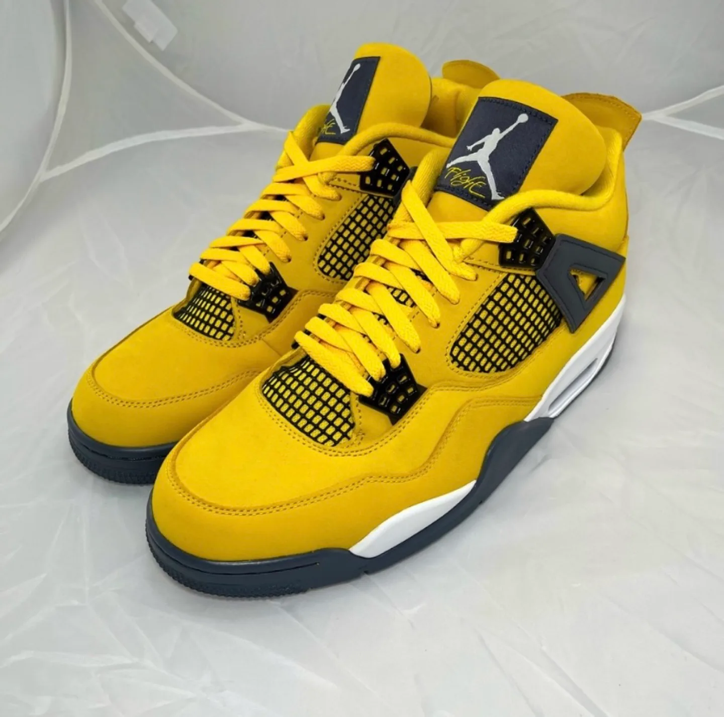 Air Jordan 4 Retro "Tour Yellow” US Size 9.5 image indicator(6)