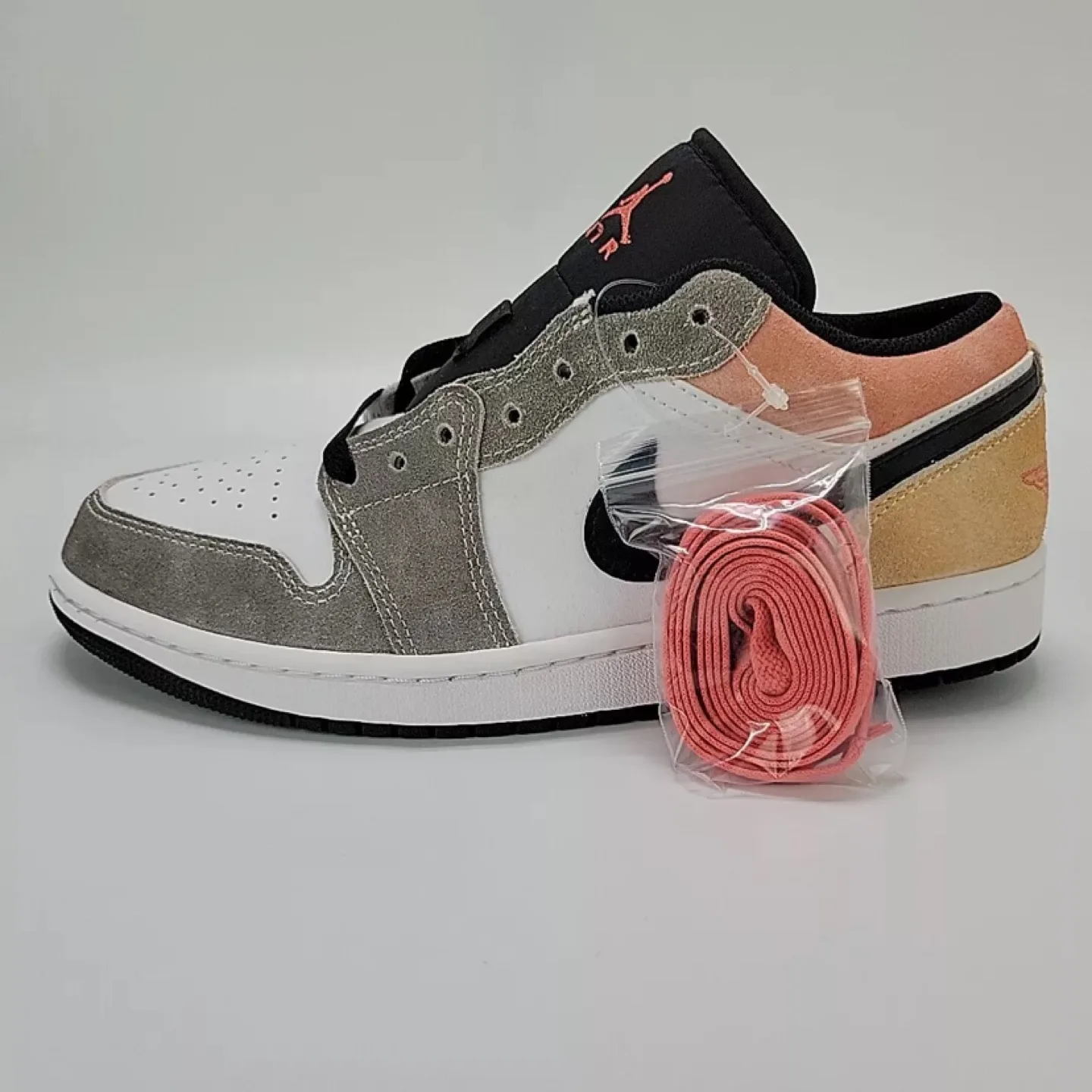 Air Jordan 1 Low SE 'Neutral Grey' image indicator(2)