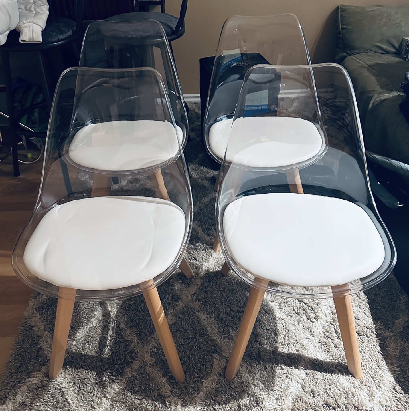 Dining Table Set: White Table & Four Clear Acrylic Chairs - photo 4