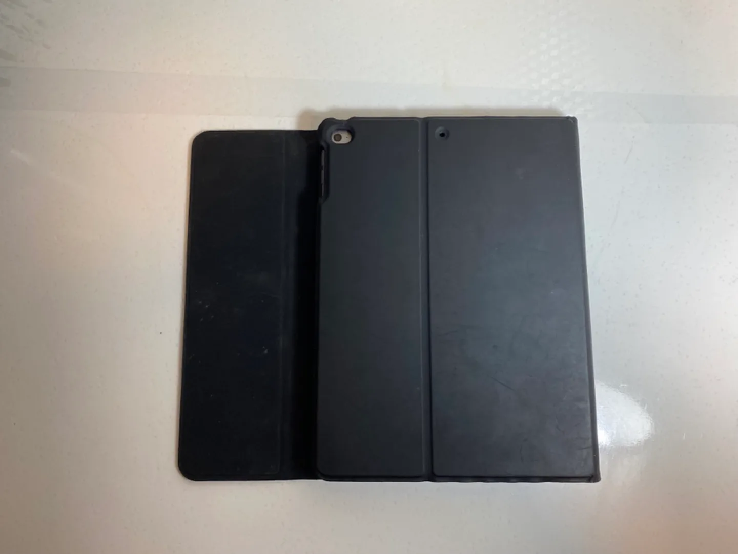 Apple iPad Air 2 with Keyboard Case Bundle with Stylus image indicator(7)