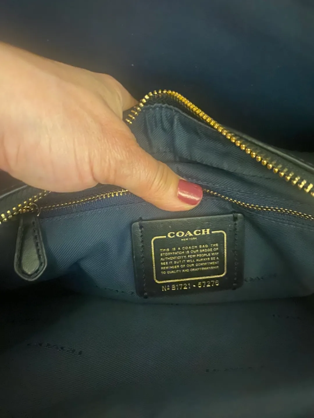 Mint condition - Coach Pebbled Leather Tote Bag image indicator(3)