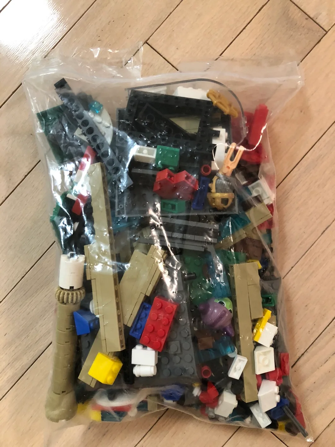Large Lot of Assorted LEGO Bricks image indicator(3)