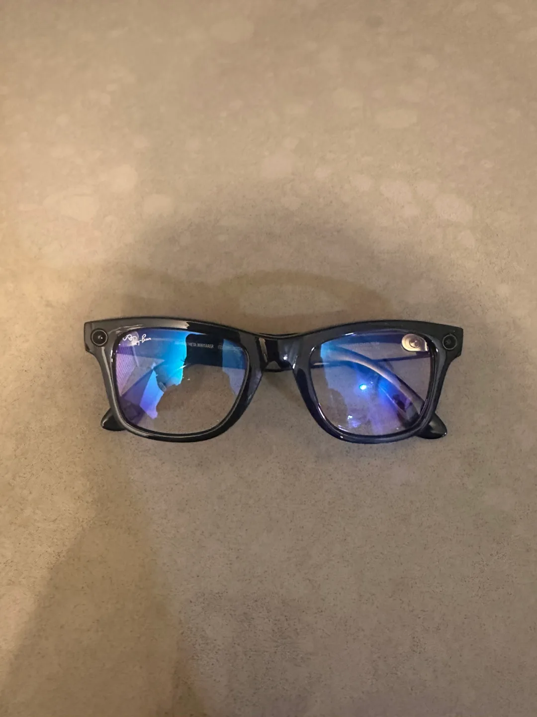 Ray-Ban Stories Smart Glasses image indicator(4)