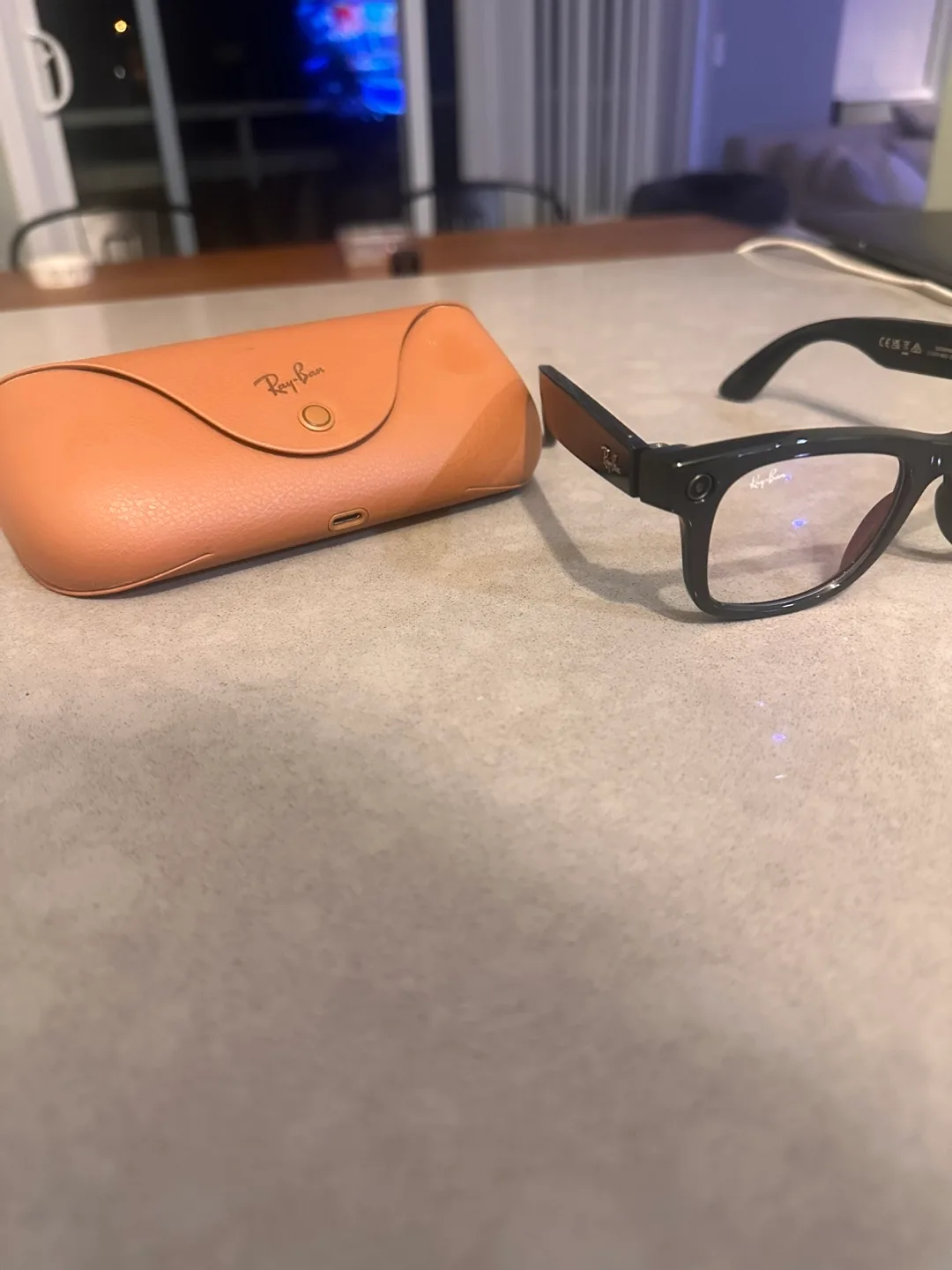 Ray-Ban Stories Smart Glasses image indicator(2)