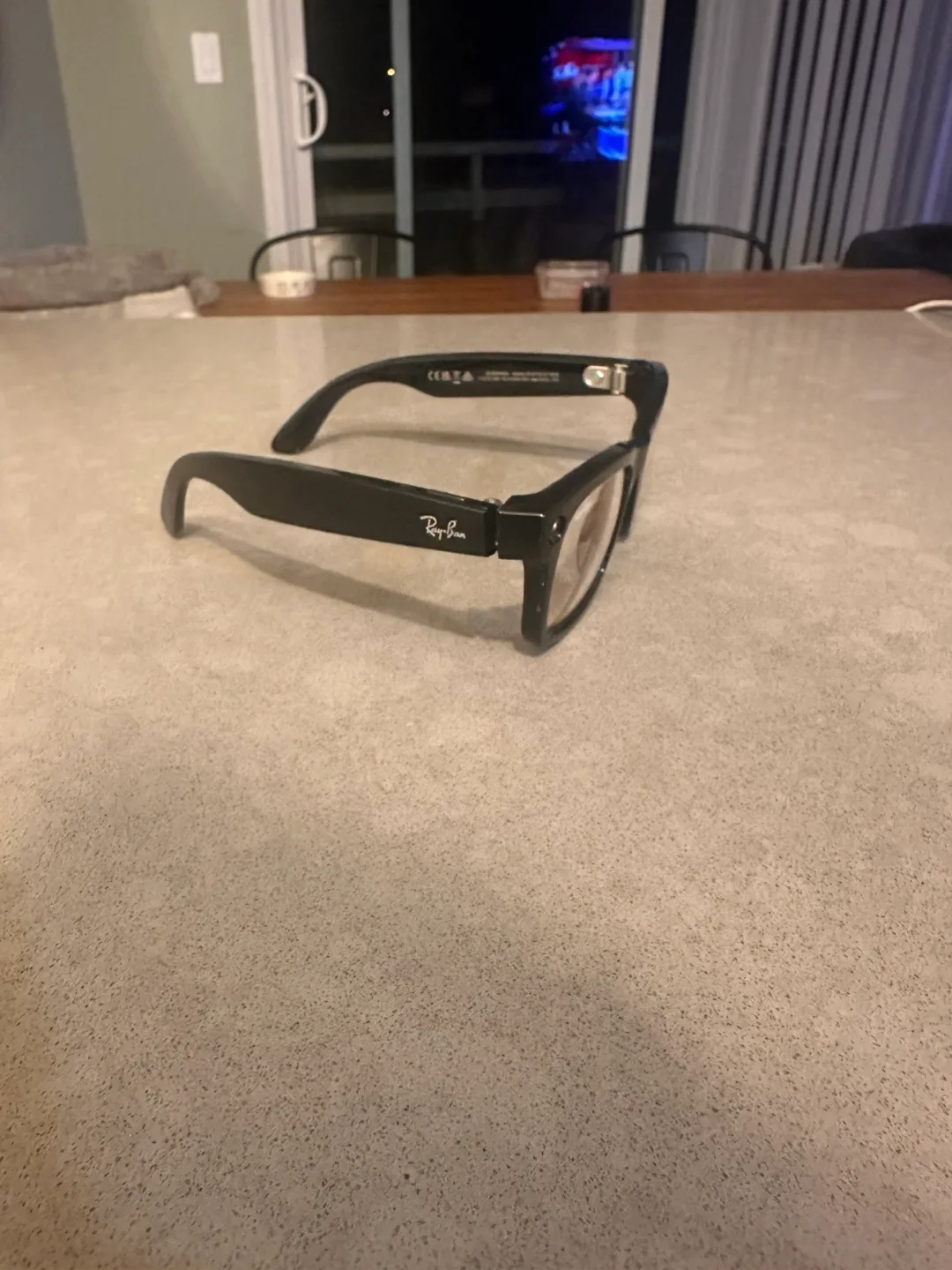 Ray-Ban Stories Smart Glasses image indicator(3)