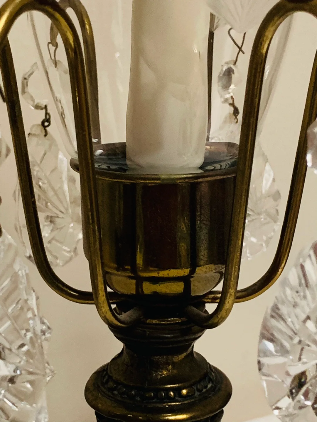 vintage MCM Hollywood Regency boudoir lamps with lucite bases image indicator(5)