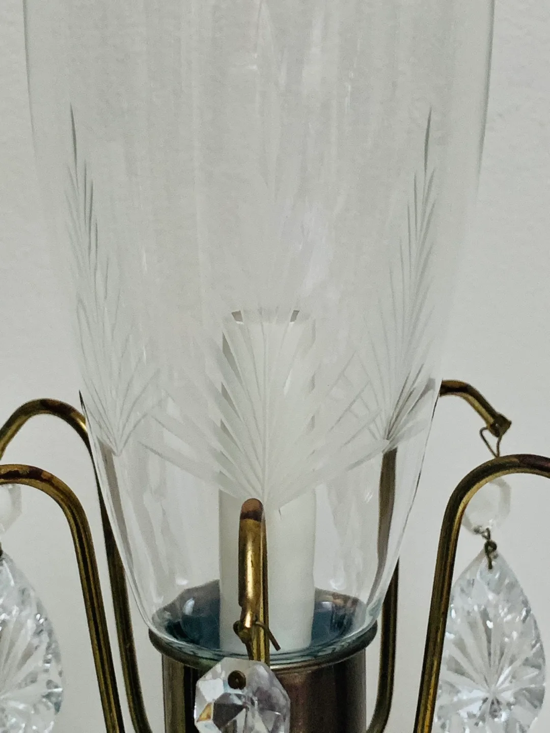 vintage MCM Hollywood Regency boudoir lamps with lucite bases image indicator(3)