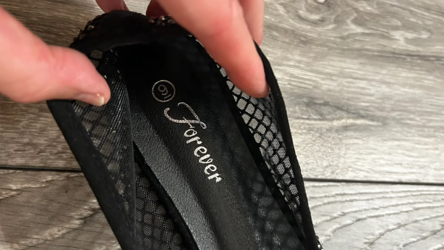 Forever 21 Black Rhinestone Flats💚 image indicator(3)