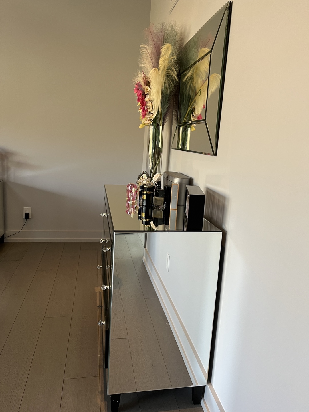 Mirrored Three-Drawer  dresser - photo 2
