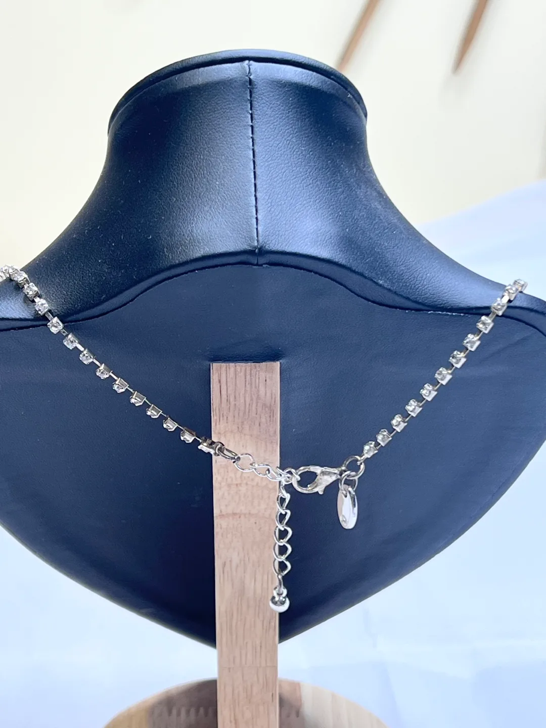 Vintage Rhinestone Statement Necklace excellent condition image indicator(5)