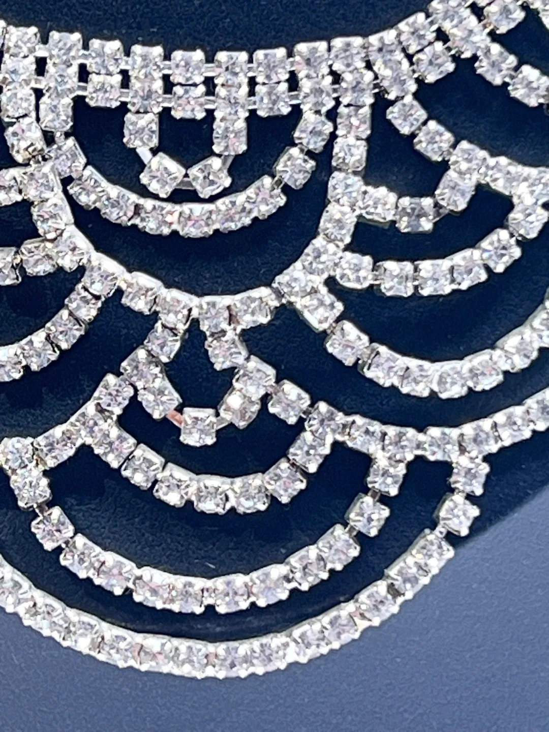 Vintage Rhinestone Statement Necklace excellent condition image indicator(3)