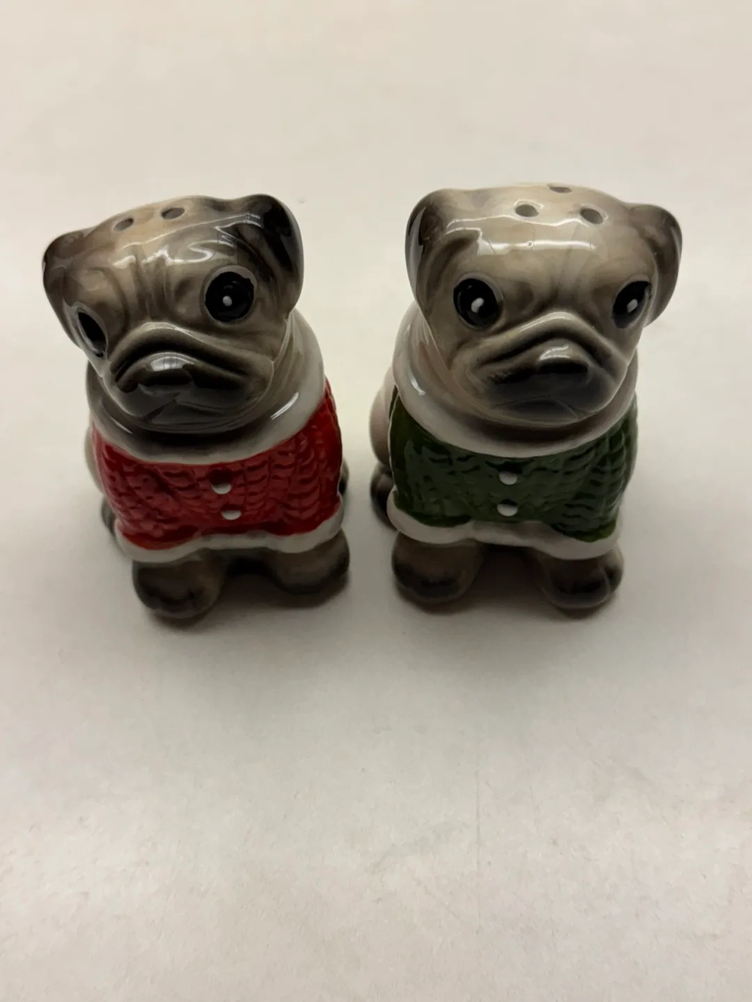 🧡 Salt and Pepper Shakers image indicator(2)