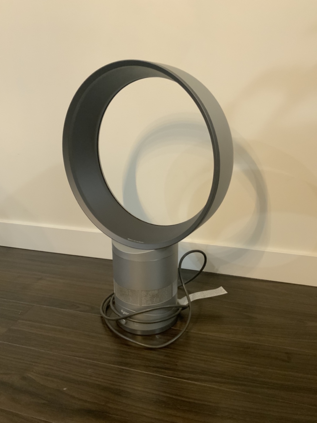 Dyson bladeless fan - photo 2