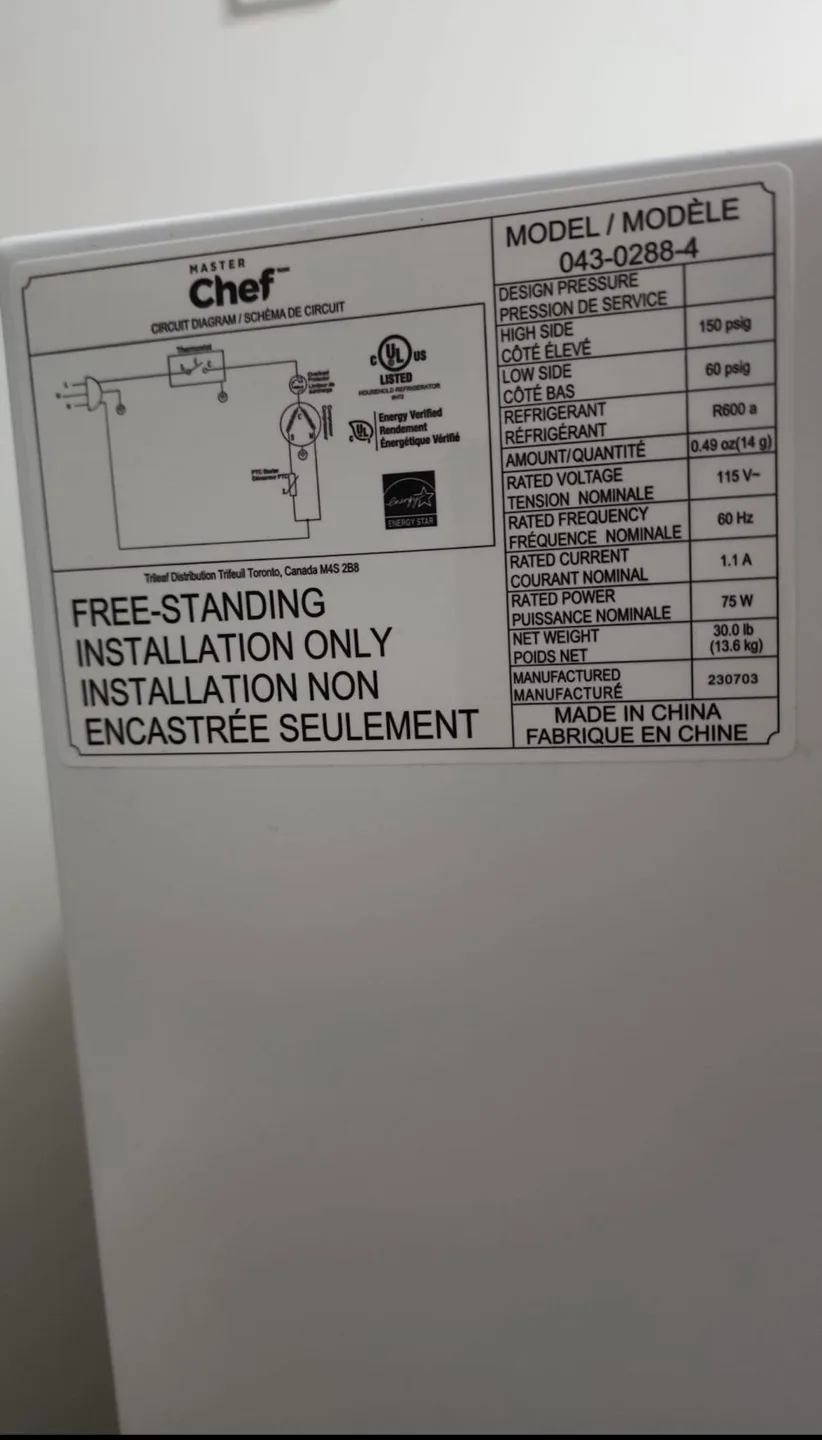 Master Chef Compact Refrigerator - New in Box image indicator(2)
