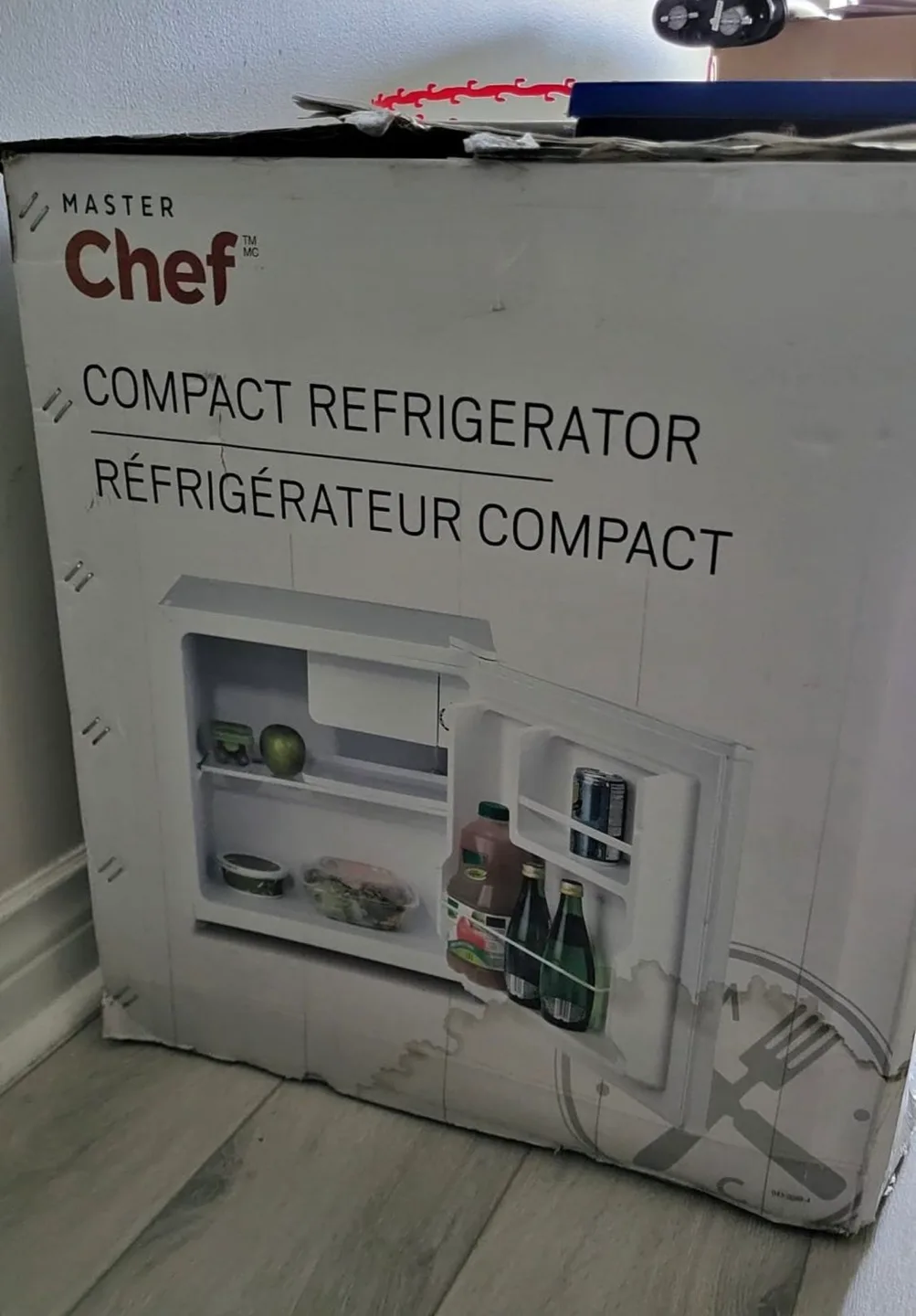 Master Chef Compact Refrigerator - New in Box image indicator(3)