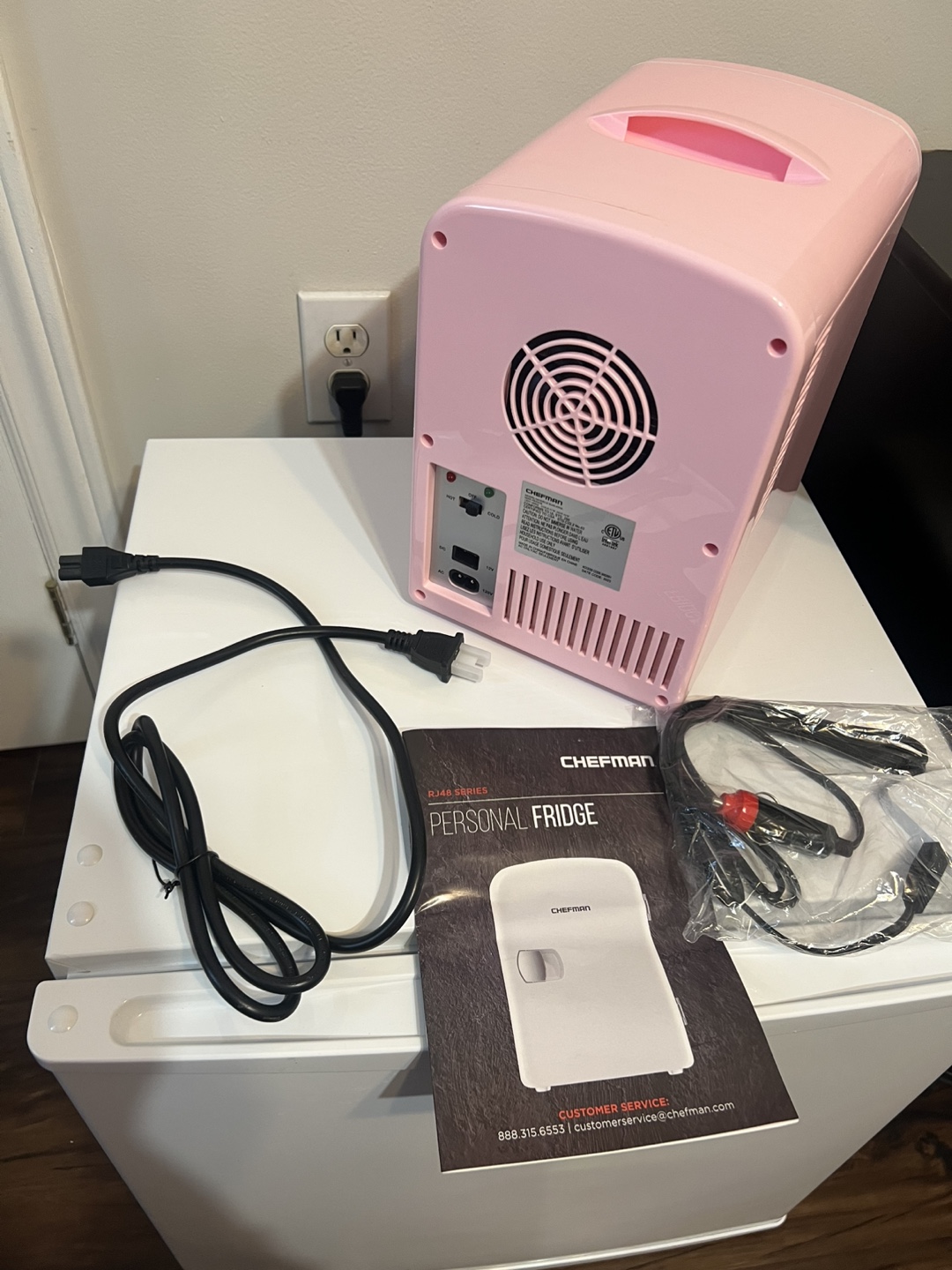 Chefman Personal Mini Fridge - Pink - photo 3