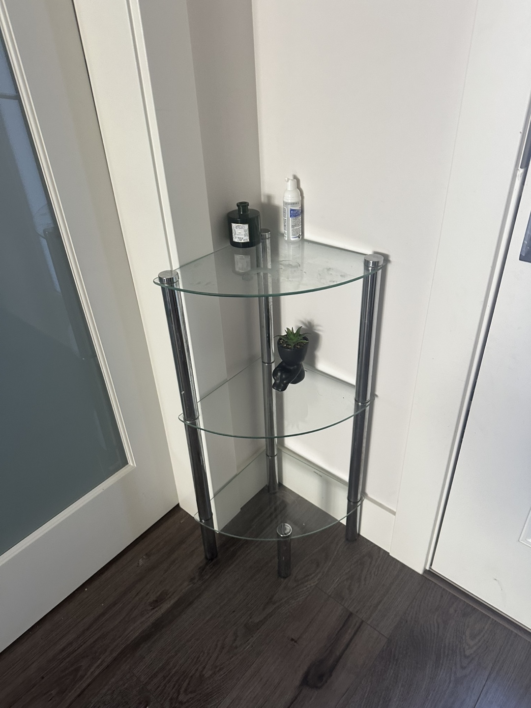 Three-Tier Corner Shelf - Glass & Chrome 🧡