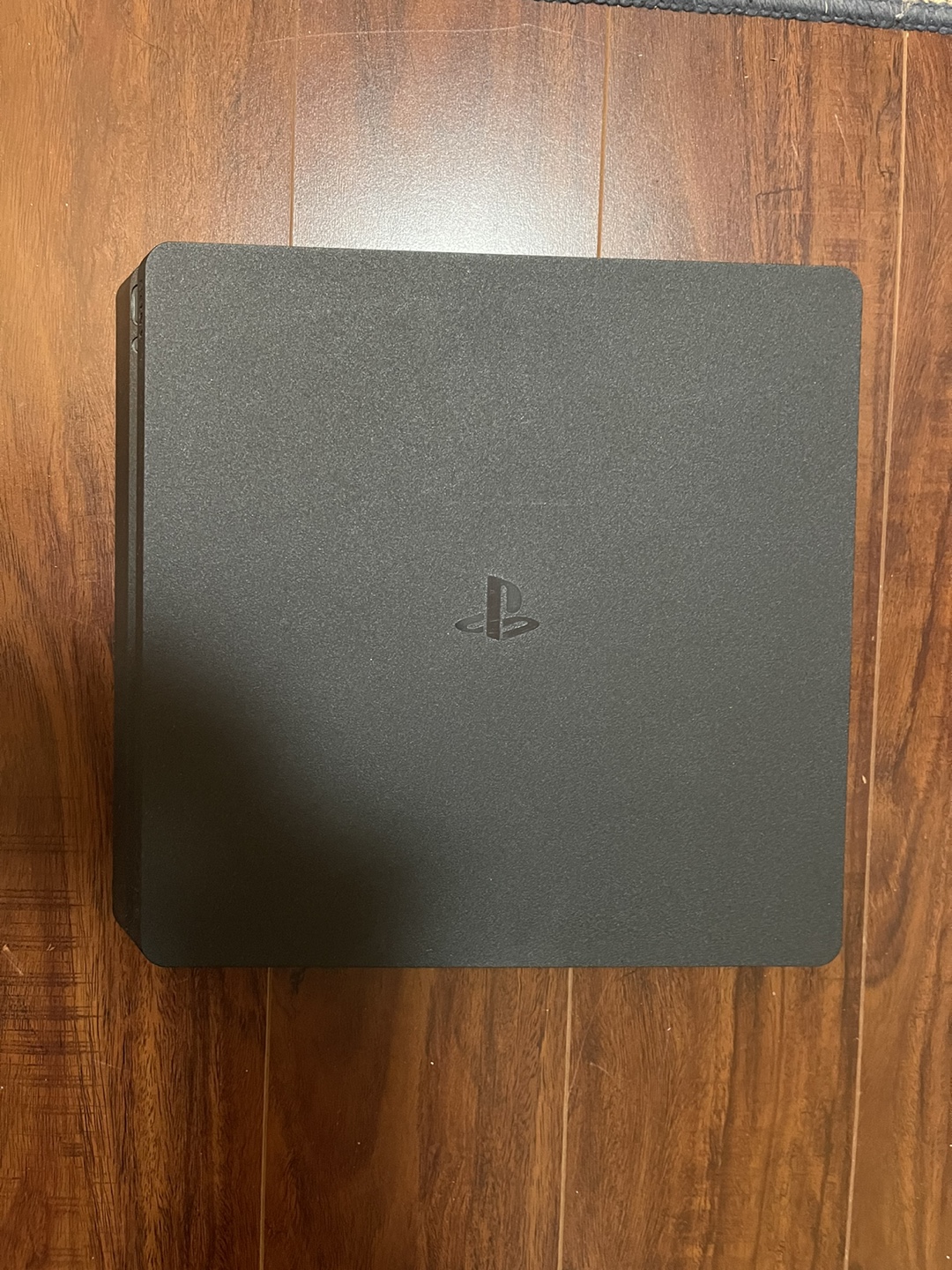 PlayStation 4 Slim (1TB) - PS4 with GTA 5 (CD) - photo 2