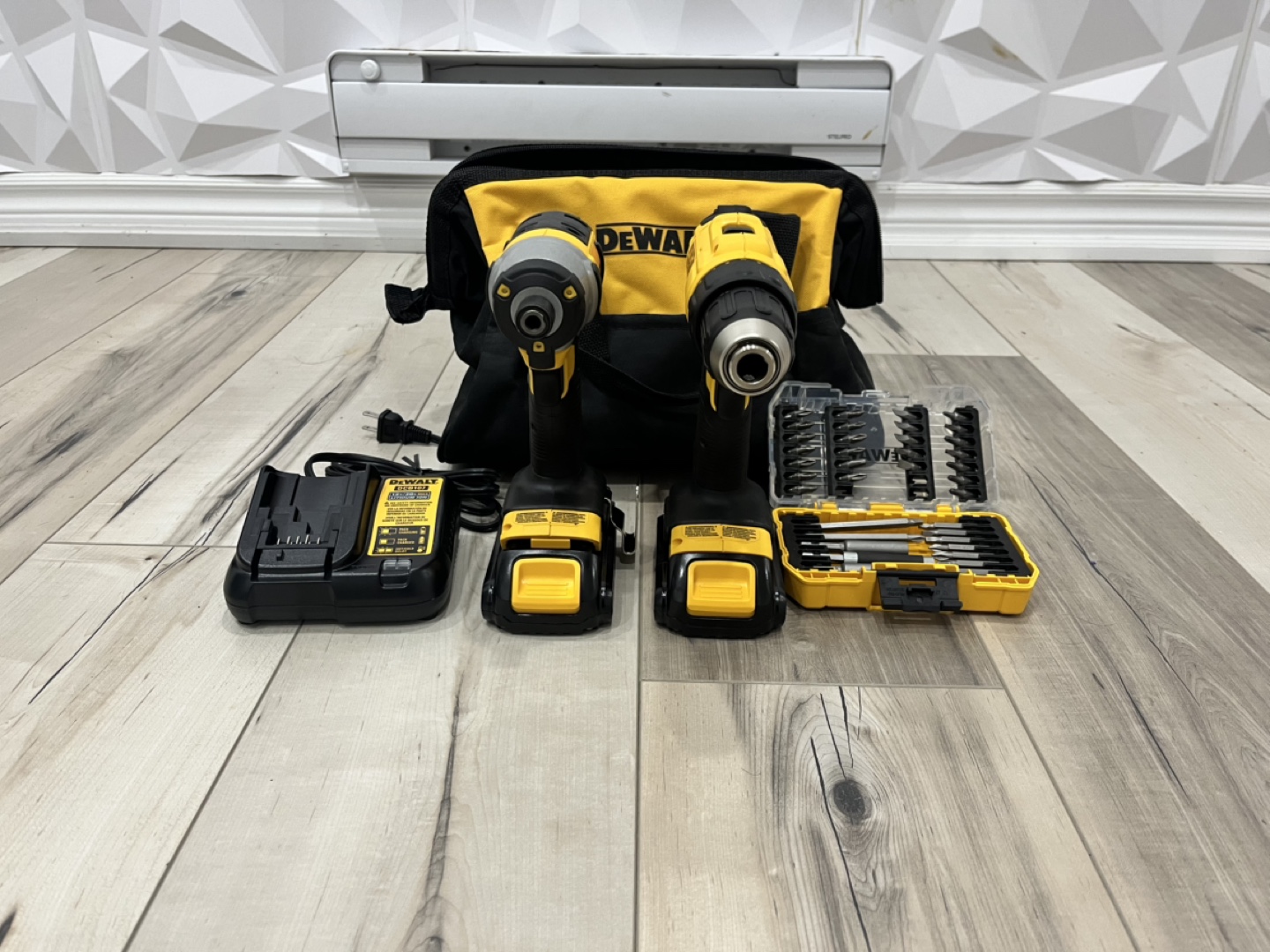 Dewalt 20V Cordless Drill and Driver Combo Kit