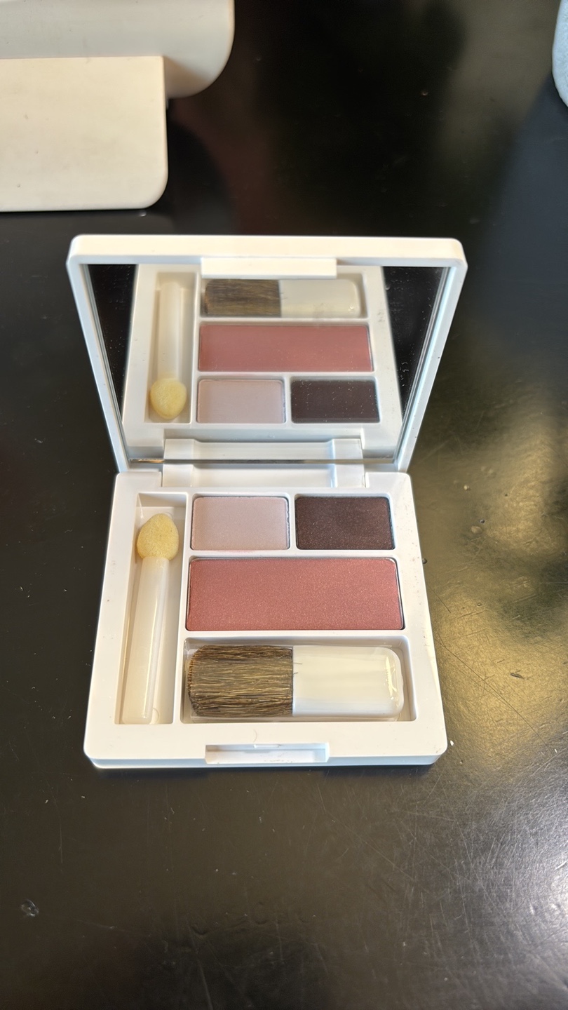 Clinique Eyeshadow & Blush Palette - photo 3
