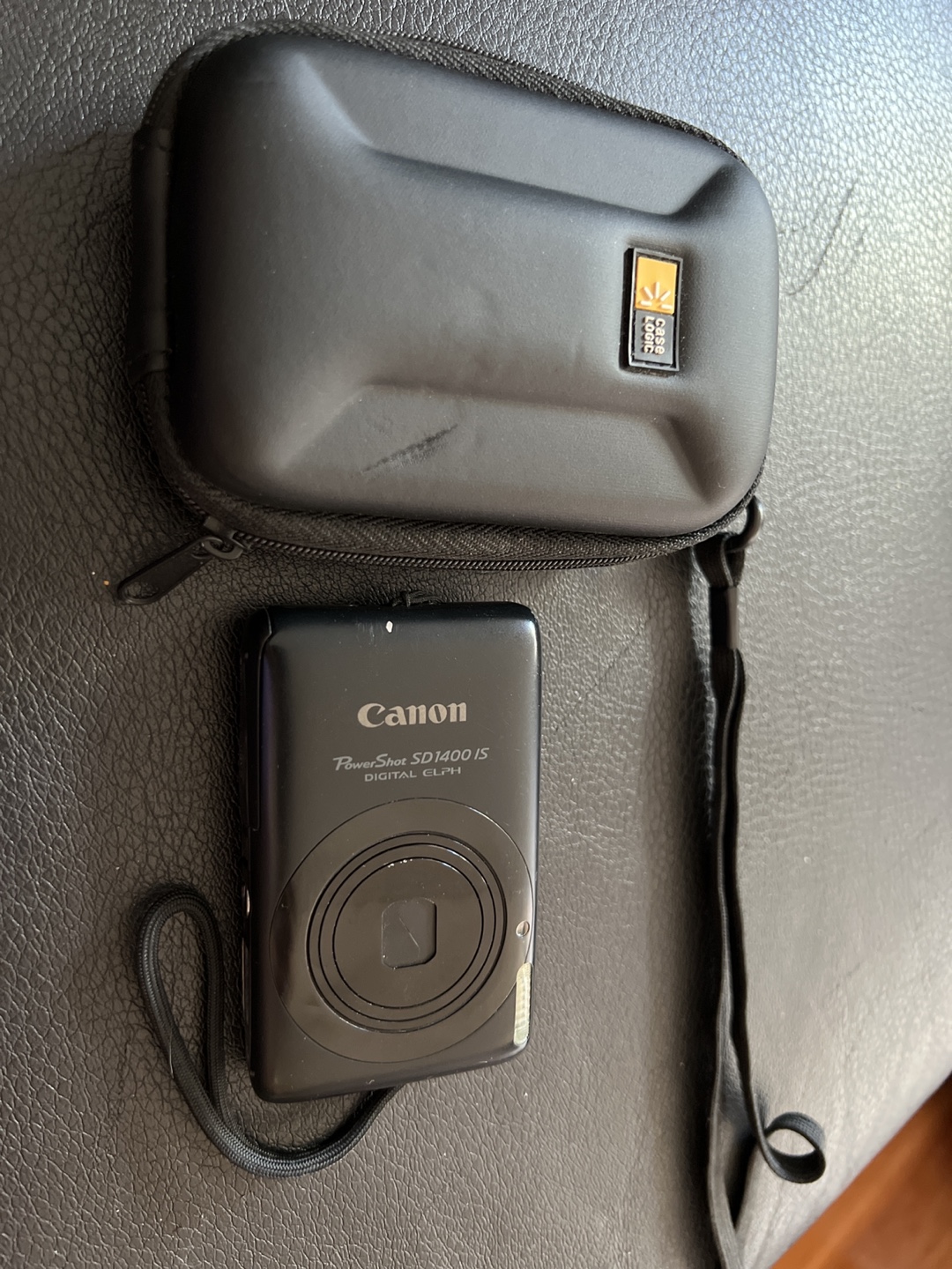 Canon PowerShot SD1400 IS Digital Elph Camera with Case 🧡