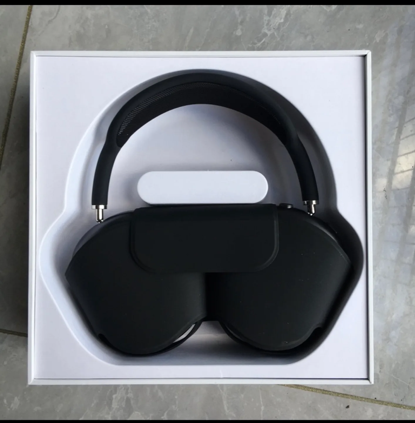 Apple AirPods Max with Smart Case - Space Gray image indicator(4)