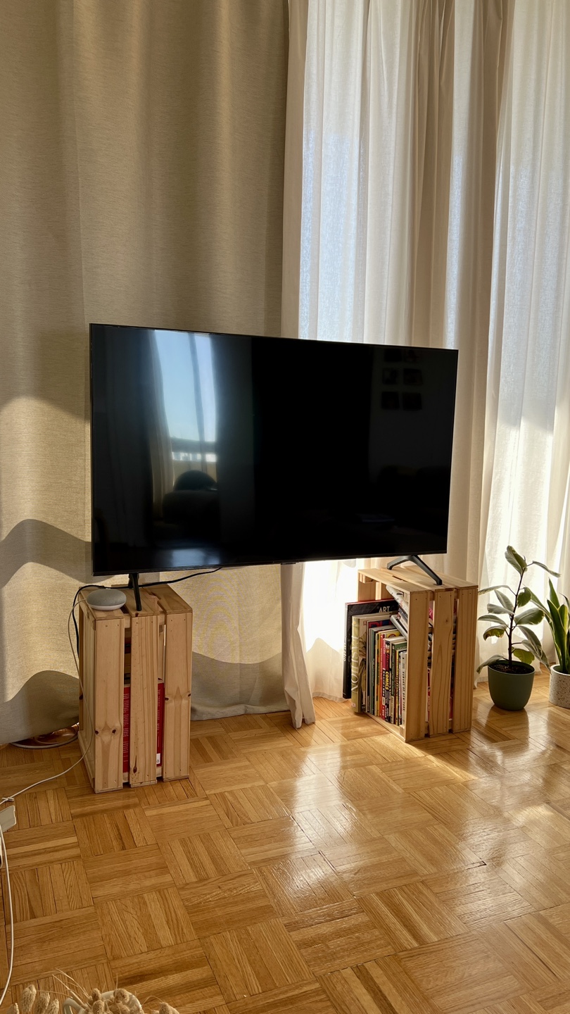 Samsung 50” TV - Excellent Condition - photo 2